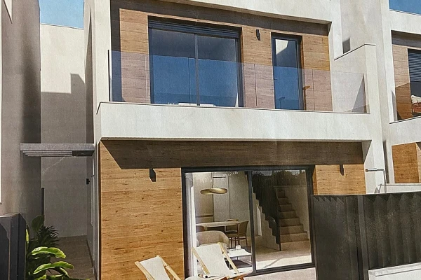 Last Unit! Modern 3-Bed Townhouse With Private Pool in San Pedro del Pinatar - Gallery Image 1