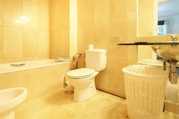 2 Bed, 2 Bath Ground Floor Apartment Near Villamartin Plaza  - Gallery Image 7