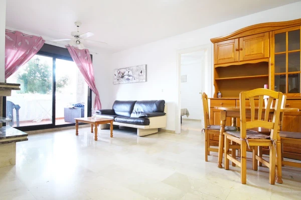 2 Bed, 2 Bath Ground Floor Apartment Near Villamartin Plaza  - Gallery Image 3