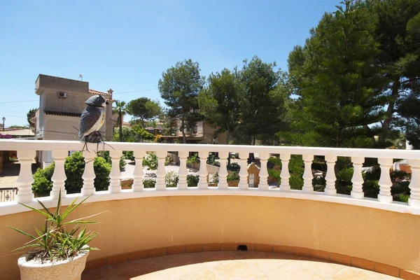 4 Bed Villa with Private Pool &amp; Separate Apartment in Las Filipinas, Orihuela Costa - Gallery Image 33