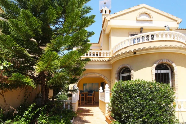 4 Bed Villa with Private Pool &amp; Separate Apartment in Las Filipinas, Orihuela Costa - Gallery Image 23