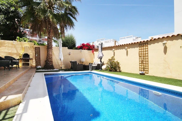 4 Bed Villa with Private Pool &amp; Separate Apartment in Las Filipinas, Orihuela Costa - Gallery Image 21