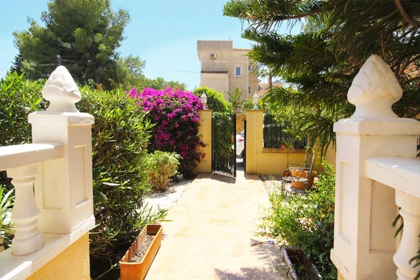 4 Bed Villa with Private Pool &amp; Separate Apartment in Las Filipinas, Orihuela Costa - Gallery Image 1