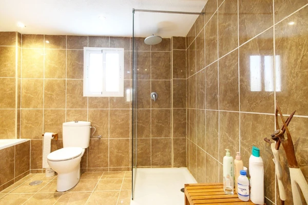 4 Bed Villa with Private Pool &amp; Separate Apartment in Las Filipinas, Orihuela Costa - Gallery Image 16