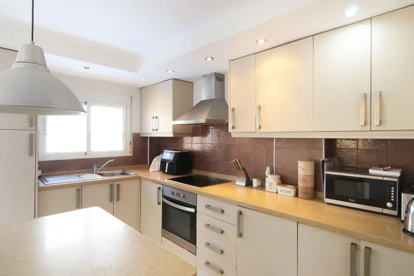 4 Bed Villa with Private Pool &amp; Separate Apartment in Las Filipinas, Orihuela Costa - Gallery Image 4