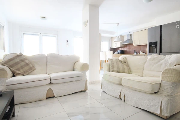 4 Bed Villa with Private Pool &amp; Separate Apartment in Las Filipinas, Orihuela Costa - Gallery Image 11