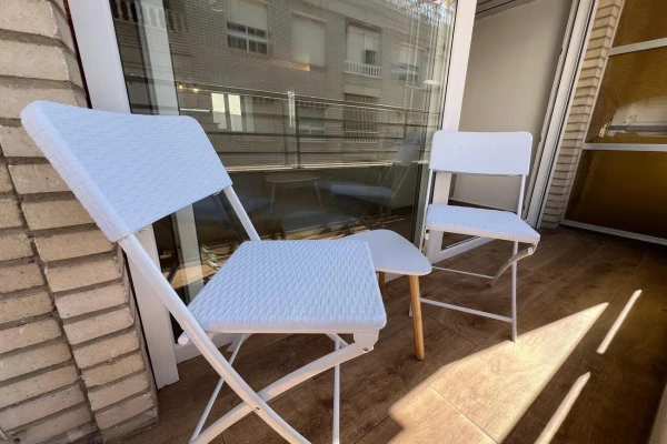 Renovated 3-Bedroom Apartment in Torrevieja | 300m from Beach - Gallery Image 4