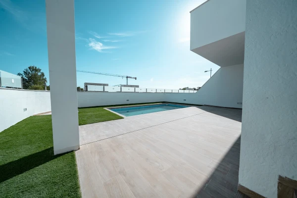 Ground Floor Bungalow with Spacious Terrace &amp; Private Pool in Mirador Hills Resort - Gallery Image 21