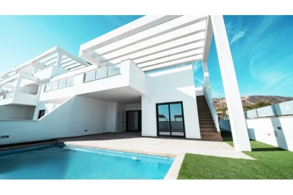 Ground Floor Bungalow with Spacious Terrace & Private Pool in Mirador Hills Resort