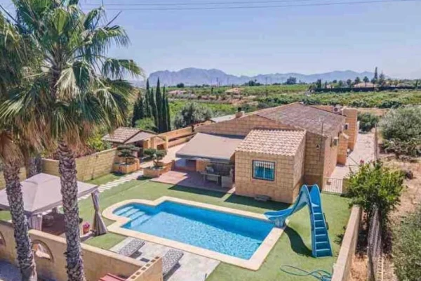 5 Bedroom Country House with Pool &amp; Gym in Albatera  - Gallery Image 26