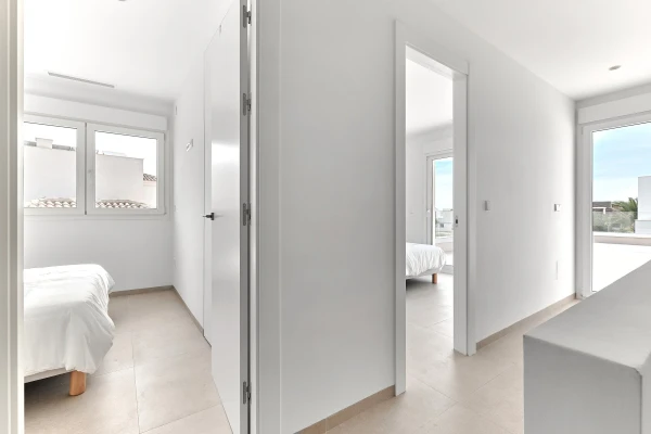 New Build 3-Bedroom Villas with Pool and Solarium in Los Montesinos – La Herrada - Gallery Image 7