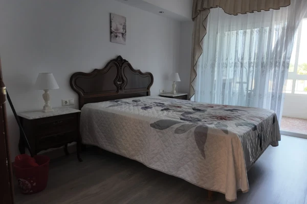3 Bedroom 2 Bathroom (1 En-Suite) Apartment with Sea Views - Rocio del Mar, Punta Prima - Gallery Image 2