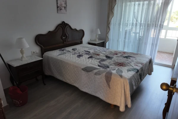 3 Bedroom 2 Bathroom (1 En-Suite) Apartment with Sea Views - Rocio del Mar, Punta Prima - Gallery Image 7