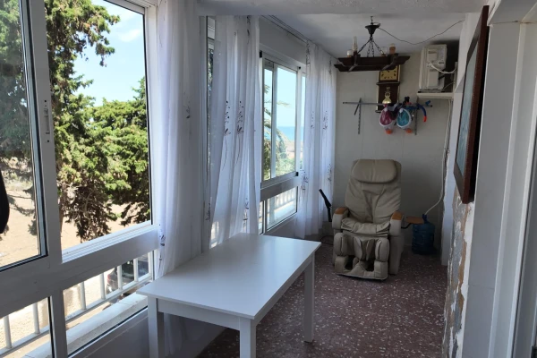 3 Bedroom 2 Bathroom (1 En-Suite) Apartment with Sea Views - Rocio del Mar, Punta Prima - Gallery Image 11