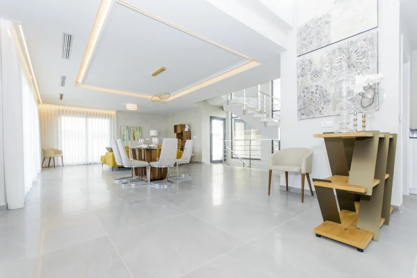Penelope Model - Elegant 3 Bedroom Villa with Pool, Garden &amp; Solarium - Gallery Image 14