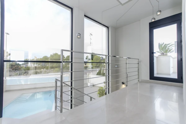 Penelope Model - Elegant 3 Bedroom Villa with Pool, Garden &amp; Solarium - Gallery Image 8