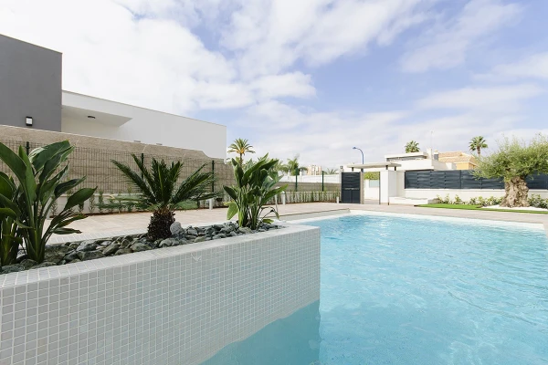 Key Ready Luxury Villa with Basement &amp; Lift in Dehesa de Campoamor  - Gallery Image 4