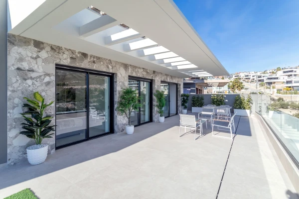 Luxury 2-Bed Bungalows with Sea Views in Finestrat  - Gallery Image 31