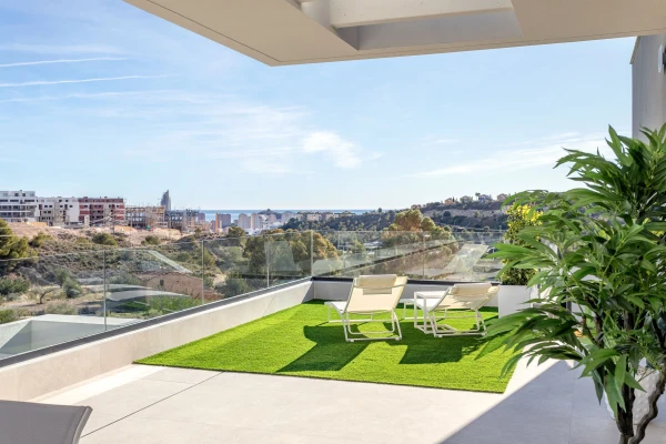 Luxury 2-Bed Bungalows with Sea Views in Finestrat  - Gallery Image 28