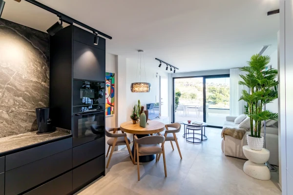 Luxury 2-Bed Bungalows with Sea Views in Finestrat  - Gallery Image 10