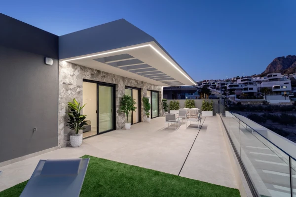 Luxury 2-Bed Bungalows with Sea Views in Finestrat  - Gallery Image 30