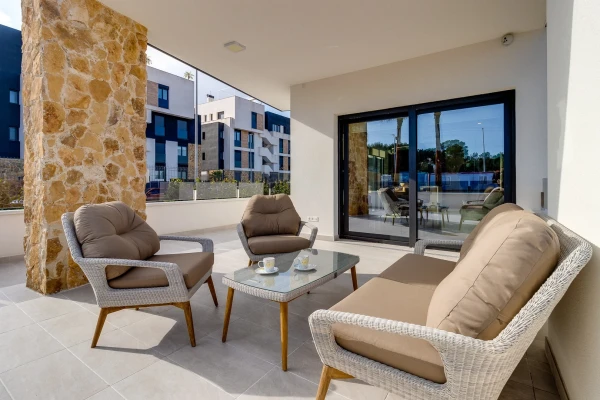 Modern Ground Floor 2 Bed Apartment with Large Terrace in Guardamar - Gallery Image 5