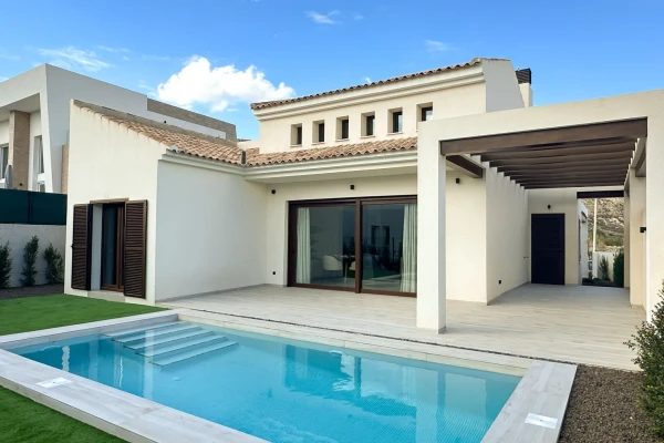 Key Ready 3-Bed Villa Saria with Pool & Garden 