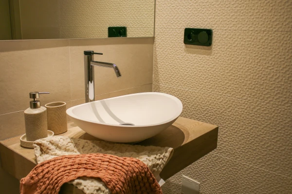 2 Bed 2 Bath Top Floor Apartment with Solarium | Zante Apartments - Gallery Image 10