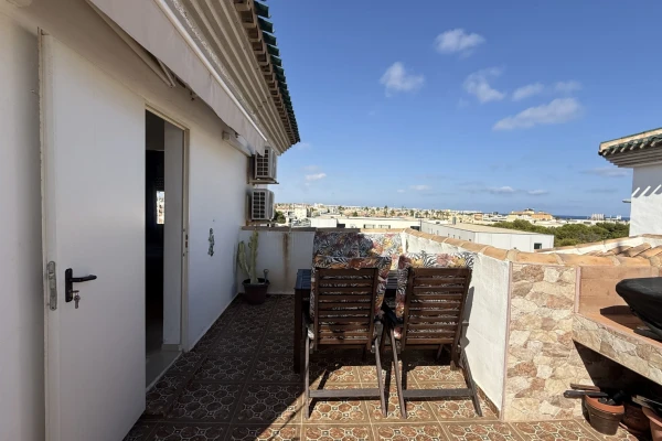 Beautiful 3-Bedroom Apartment with Sunny Terrace in La Zenia - Gallery Image 24
