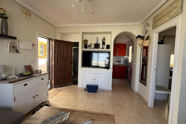 Beautiful 3-Bedroom Apartment with Sunny Terrace in La Zenia - Gallery Image 3