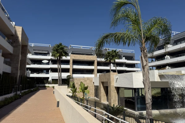 2 Bed, 2 Bath Penthouse apartment with large Solarium, Playa Flamenca