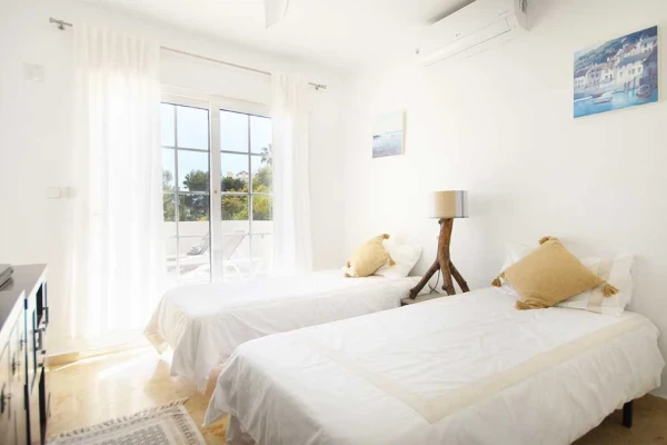 Luxury 4 Bed Villa with Infinity Pool &amp; Sea Views in Las Ramblas Golf, Orihuela Costa - Gallery Image 28