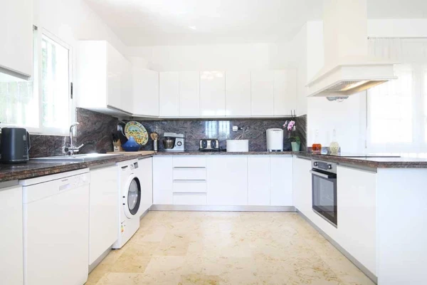 Luxury 4 Bed Villa with Infinity Pool &amp; Sea Views in Las Ramblas Golf, Orihuela Costa - Gallery Image 21