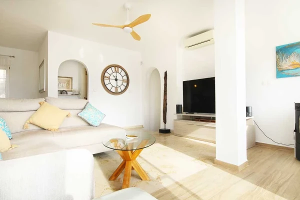 Luxury 4 Bed Villa with Infinity Pool &amp; Sea Views in Las Ramblas Golf, Orihuela Costa - Gallery Image 18