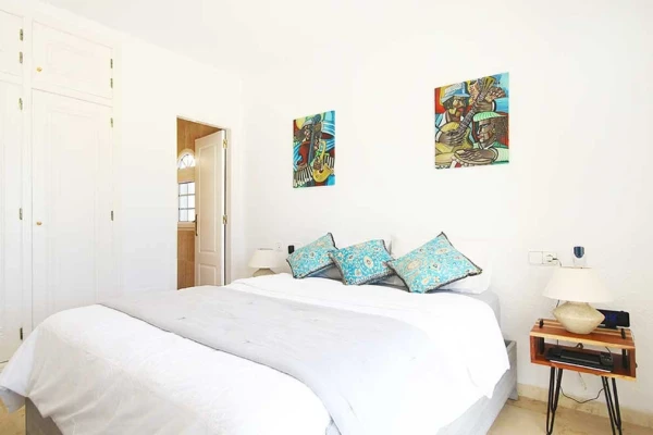 Luxury 4 Bed Villa with Infinity Pool &amp; Sea Views in Las Ramblas Golf, Orihuela Costa - Gallery Image 15