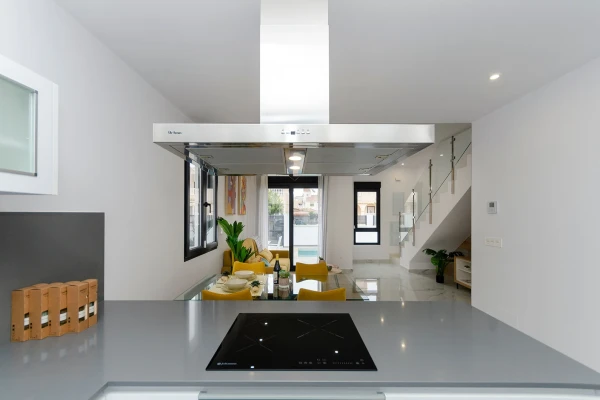 Modern 3-Bed Villa with Pool in Torrevieja  - Gallery Image 3