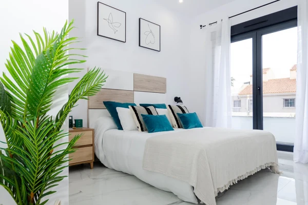 Modern 3-Bed Villa with Pool in Torrevieja  - Gallery Image 4