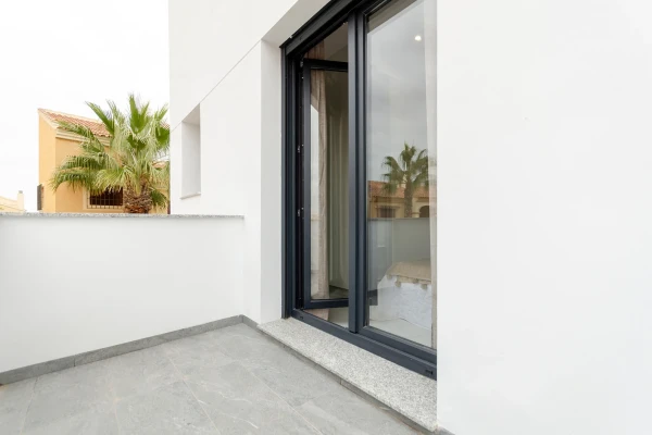 Modern 3-Bed Villa with Pool in Torrevieja  - Gallery Image 22