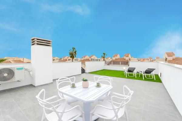 Modern 3-Bed Villa with Pool in Torrevieja  - Gallery Image 6