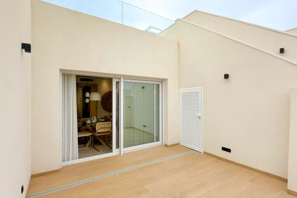 2 Bed 2 Bath Top Floor Apartment with Solarium | Zante Apartments - Gallery Image 3