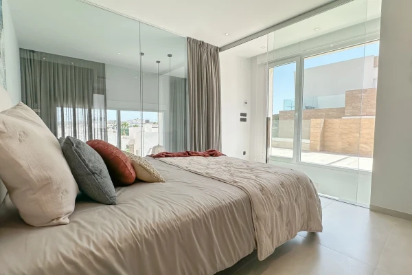 3-Bed Leros Villa with Pool &amp; Basement, Mar Egeo, La Finca Golf - Gallery Image 14