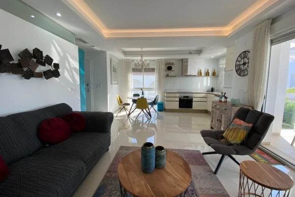 Modern Penthouse with Private Rooftop Solarium &amp; Lagoon Views – Ciudad Quesada - Gallery Image 7