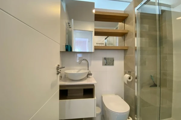 Modern Penthouse with Private Rooftop Solarium &amp; Lagoon Views – Ciudad Quesada - Gallery Image 28