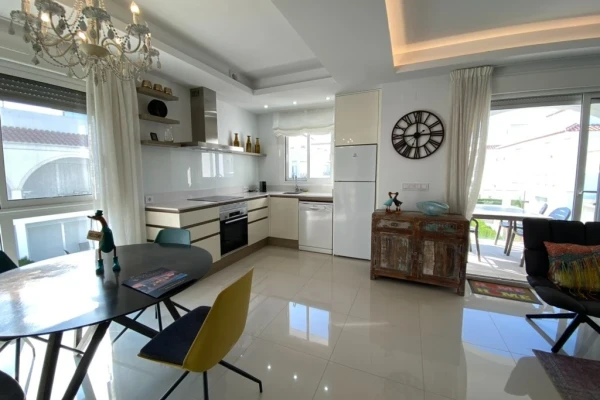 Modern Penthouse with Private Rooftop Solarium &amp; Lagoon Views – Ciudad Quesada - Gallery Image 12