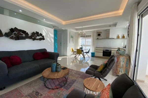 Modern Penthouse with Private Rooftop Solarium &amp; Lagoon Views – Ciudad Quesada - Gallery Image 8