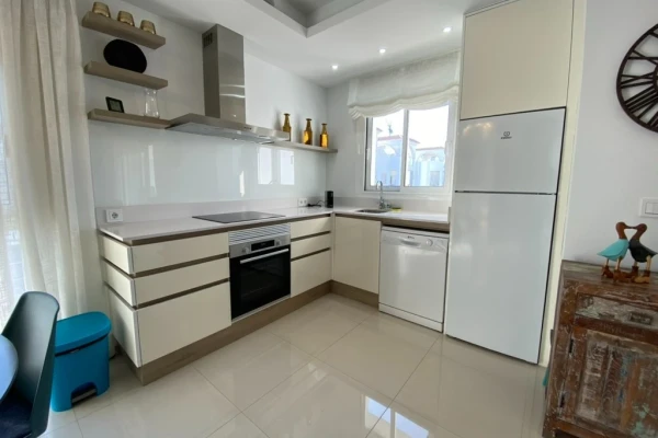 Modern Penthouse with Private Rooftop Solarium &amp; Lagoon Views – Ciudad Quesada - Gallery Image 9