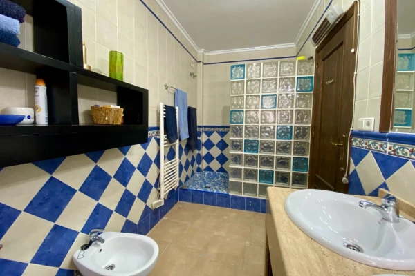 Spacious 3-Bedroom Villa with Private Pool For Sale in Algorfa - Gallery Image 23