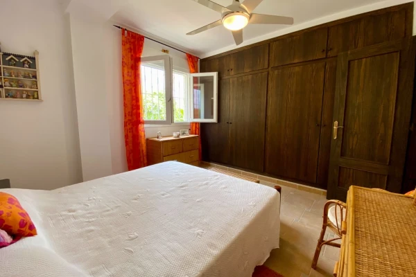 Spacious 3-Bedroom Villa with Private Pool For Sale in Algorfa - Gallery Image 20