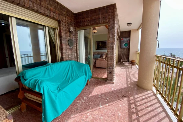 Frontline 3-Bedroom Apartment with Panoramic Sea Views - Playa del Cura, Torrevieja - Gallery Image 1