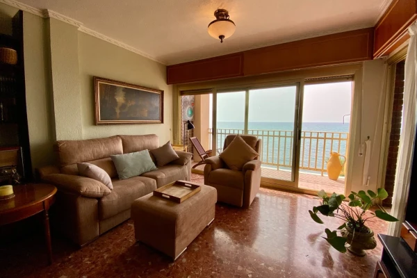 Frontline 3-Bedroom Apartment with Panoramic Sea Views - Playa del Cura, Torrevieja - Gallery Image 9